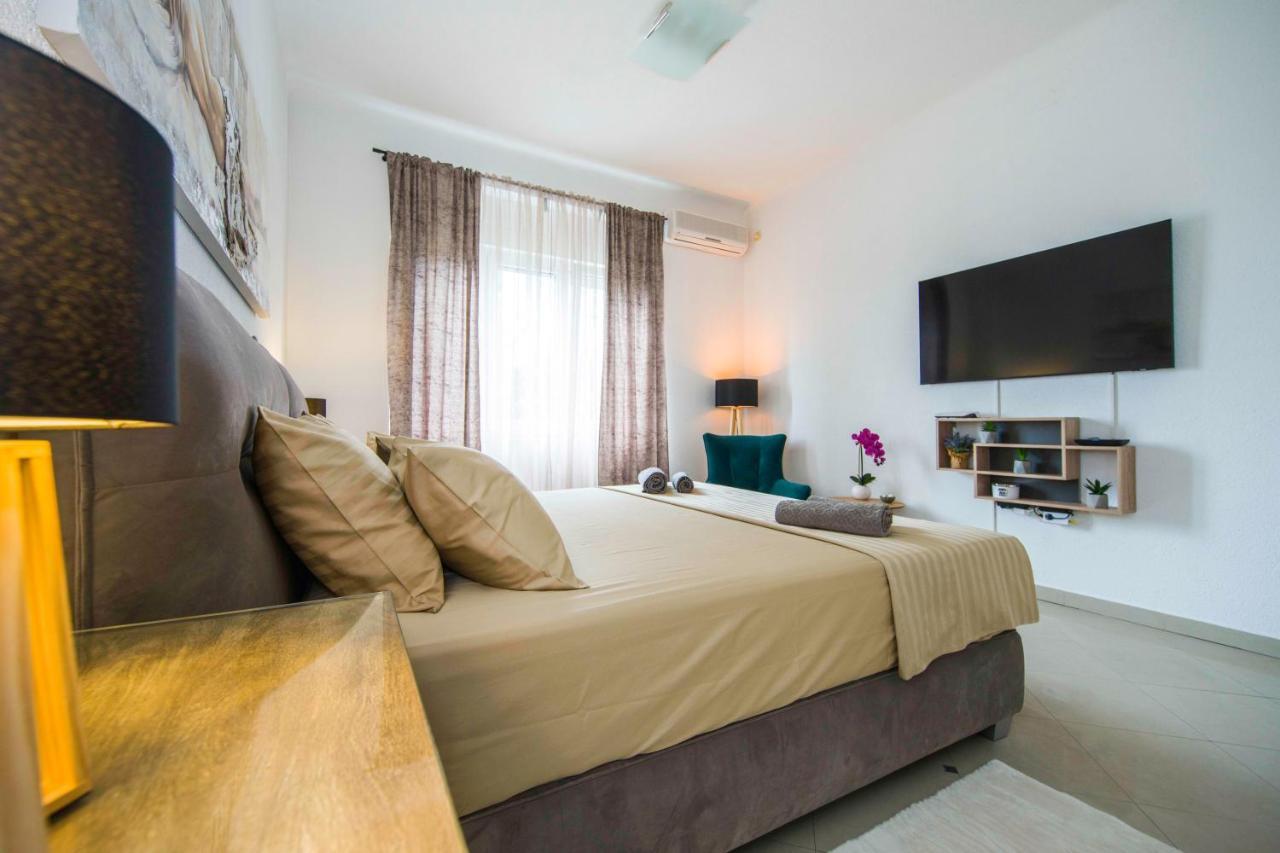 Apartment Alice Central Luxe สปลิท ภายนอก รูปภาพ