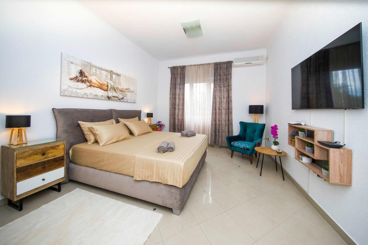 Apartment Alice Central Luxe สปลิท ภายนอก รูปภาพ