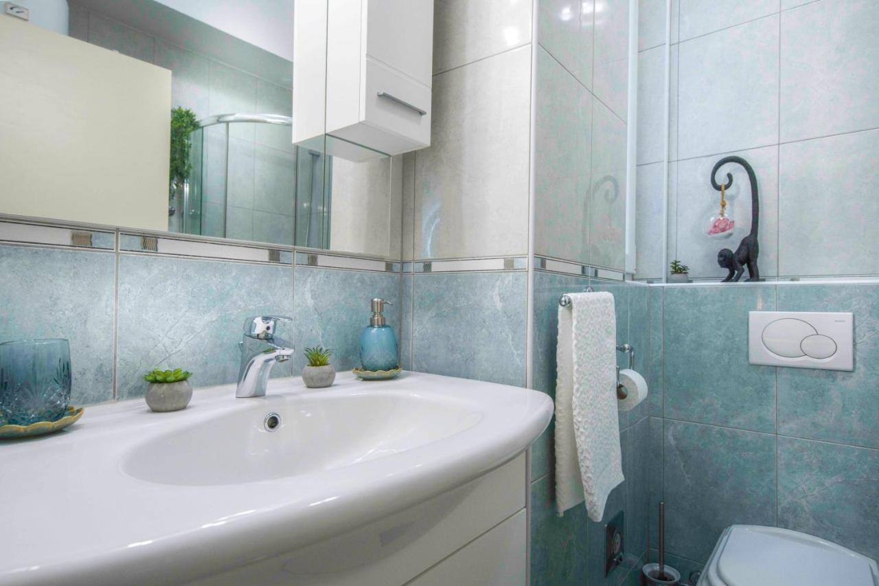 Apartment Alice Central Luxe สปลิท ภายนอก รูปภาพ